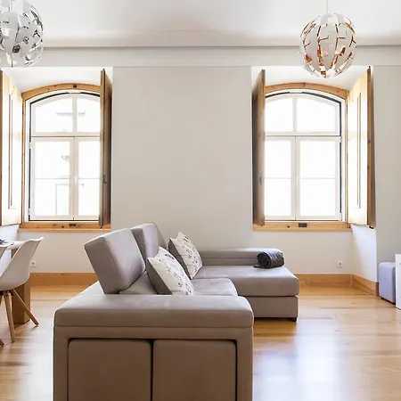 Altido Elegant 3br Apt, 10 Mins To Santa Justa Lift