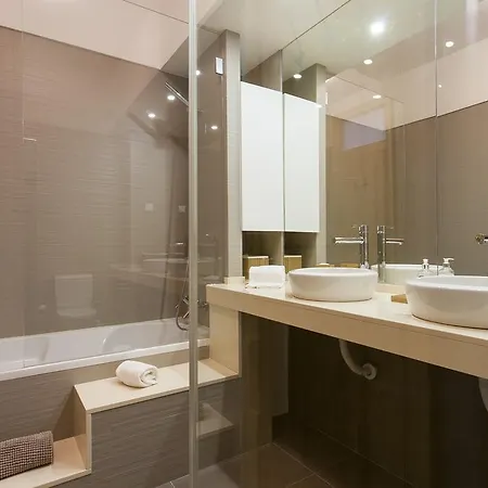 Appartamento Altido Elegant 3br Apt, 10 Mins To Santa Justa Lift