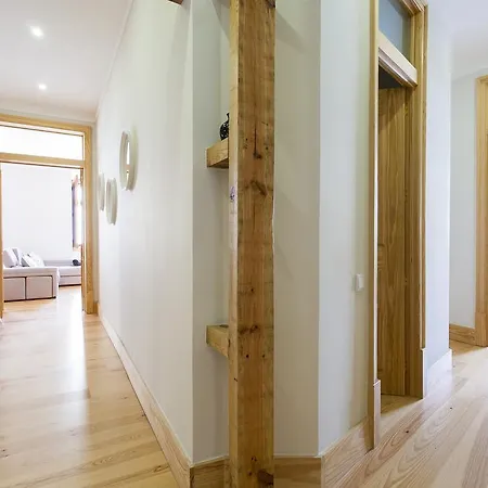 Altido Elegant 3br Apt, 10 Mins To Santa Justa Lift Lisbona