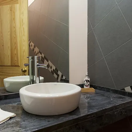 Altido Elegant 3br Apt, 10 Mins To Santa Justa Lift Appartamento *