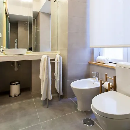 Altido Elegant 3br Apt, 10 Mins To Santa Justa Lift