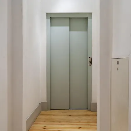 Altido Elegant 3br Apt, 10 Mins To Santa Justa Lift * Lisbona