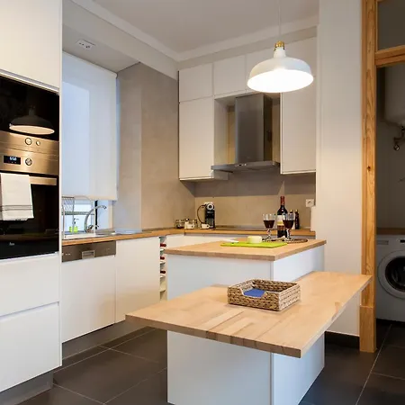 Appartamento Altido Elegant 3br Apt, 10 Mins To Santa Justa Lift Lisbona