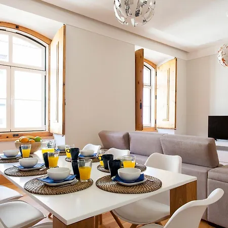 Altido Elegant 3br Apt, 10 Mins To Santa Justa Lift Appartamento *