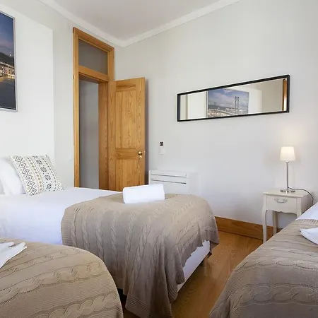 Altido Elegant 3br Apt, 10 Mins To Santa Justa Lift Appartamento Lisbona